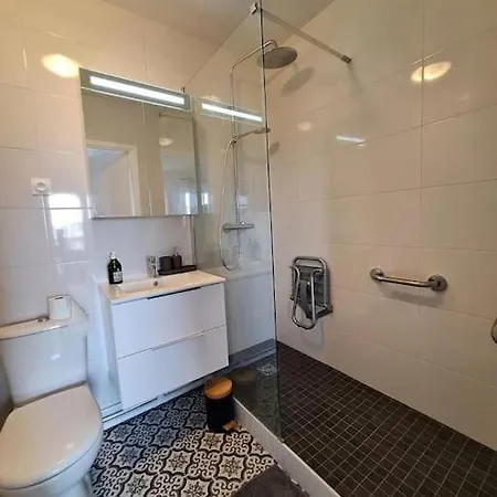Charmant T2 Renove Avec Balcon - 310b Appartement Paris